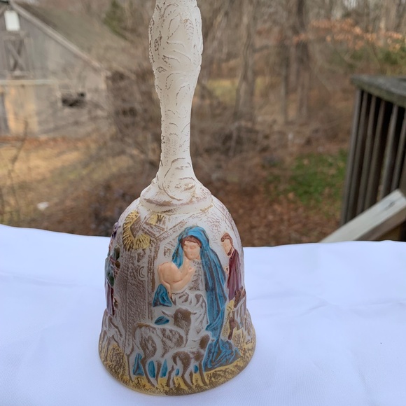 Fenton “Birth of a savior” limited edition bell - Picture 5 of 7